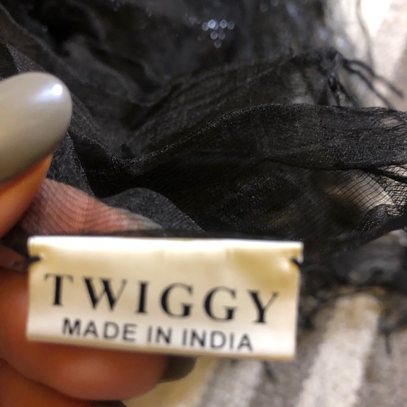 Black Sparkly 100% Silk Scarf by Twiggy - Picture 4 of 9